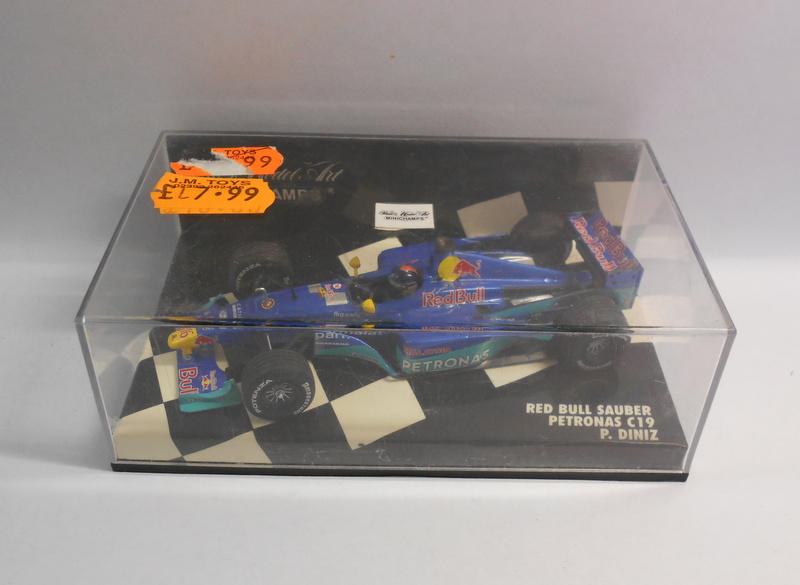 MINICHAMPS F1 1/43 Scale - 430 000016 RED BULL SAUBER PETRONAS P.DINIZ