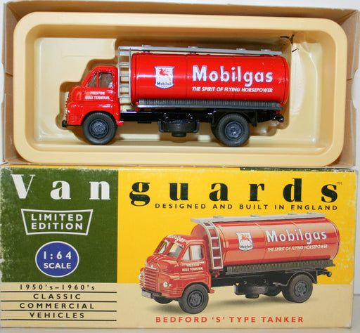 VANGUARDS 1/64 VA7005 BEDFORD S TYPE TANKER MOBILGAS