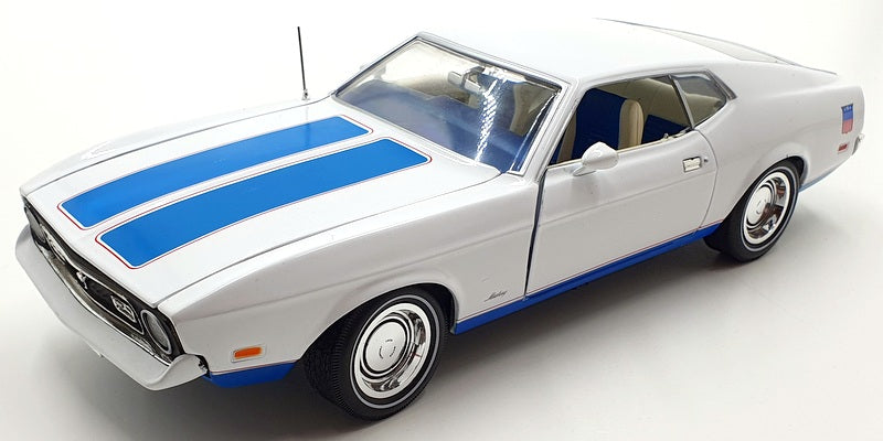 Autoworld 1/18 Scale Diecast AMM1286/06 - 1972 Ford Mustang Sprint White
