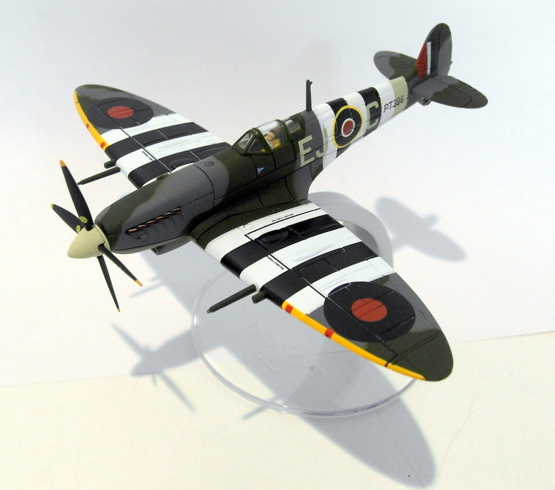 Corgi 1/72 scale diecast - AA31932 Supermarine Spitfire MKIX J Charles 1000 Kill