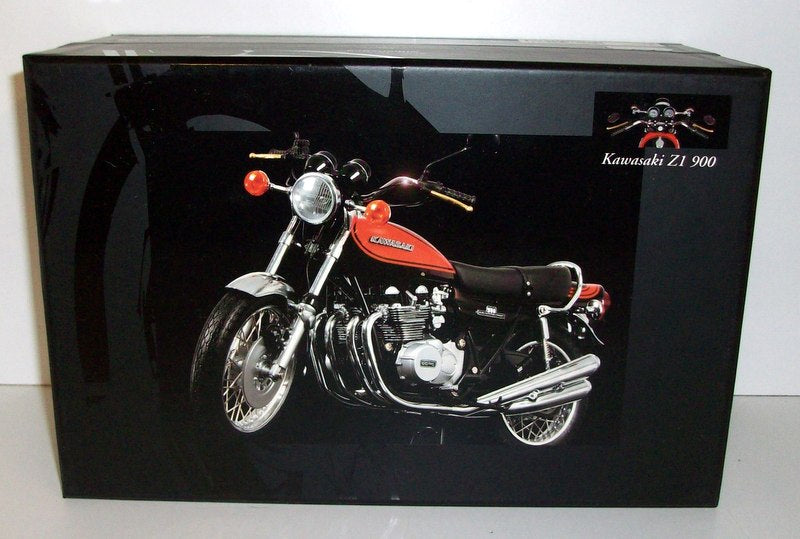 Minichamps 1/12 Scale - 122 164100 Kawasaki Z1 900 Candy brown 1972