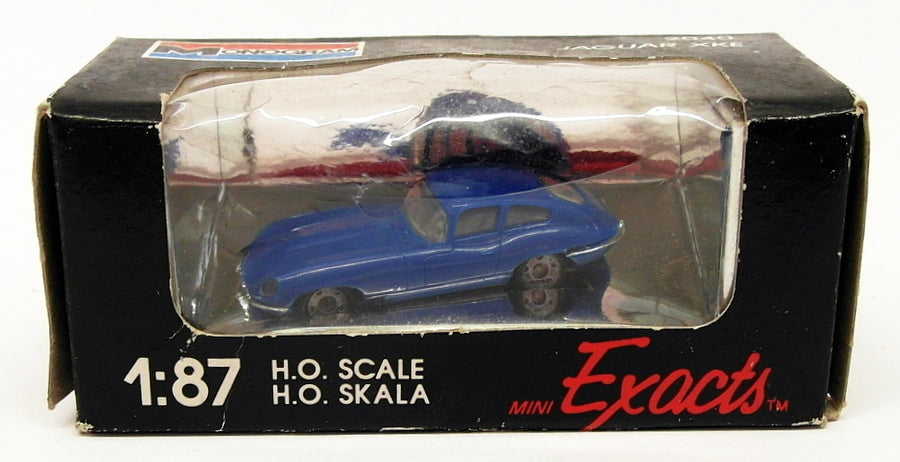 Monogram 1/87 Scale Model Car 2040 - Jaguar XKE - Blue