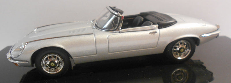 AutoArt 1/43 Scale Diecast AA53771 JAGUAR E-TYPE ROADSTER SERIES III V12 SILVER