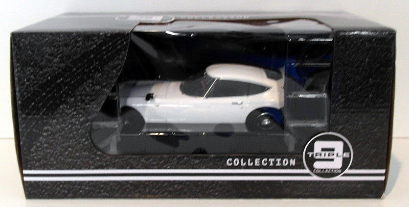 Triple 9 1/18 Scale Diecast T9-1800183 - Toyota 2000GT - White