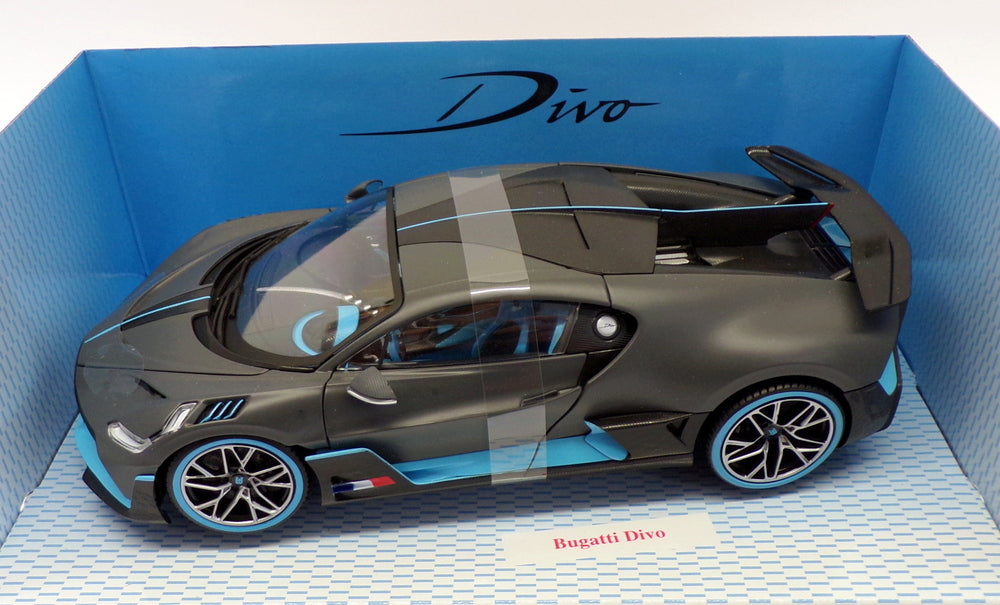 Burago 1/18 Scale Model Car 18-11045 - Bugatti Divo - Grey/Blue