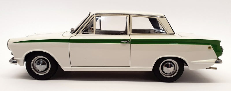 Autoart 1/18 Scale Diecast 75331 - Lotus Cortina Mk1 - White / Green