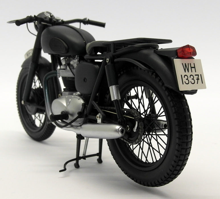 Minichamps 1/12 Scale Diecast 122 133500 Triumph TR6 Steve McQueen Great Escape