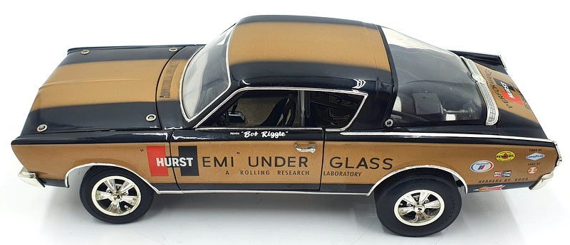 Diecast Promotions 1/18 Scale DC1822K - 1966 Plymouth Barracuda With Case