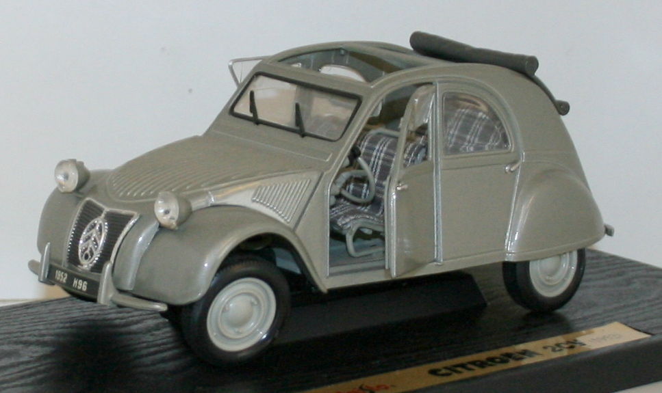 Maisto 1:18 - 1 - Model car - Citroën - 2CV year 1952 - Catawiki Maisto 1:18 - 1 - Model car - Citroën - 2CV year 1952 - Catawiki