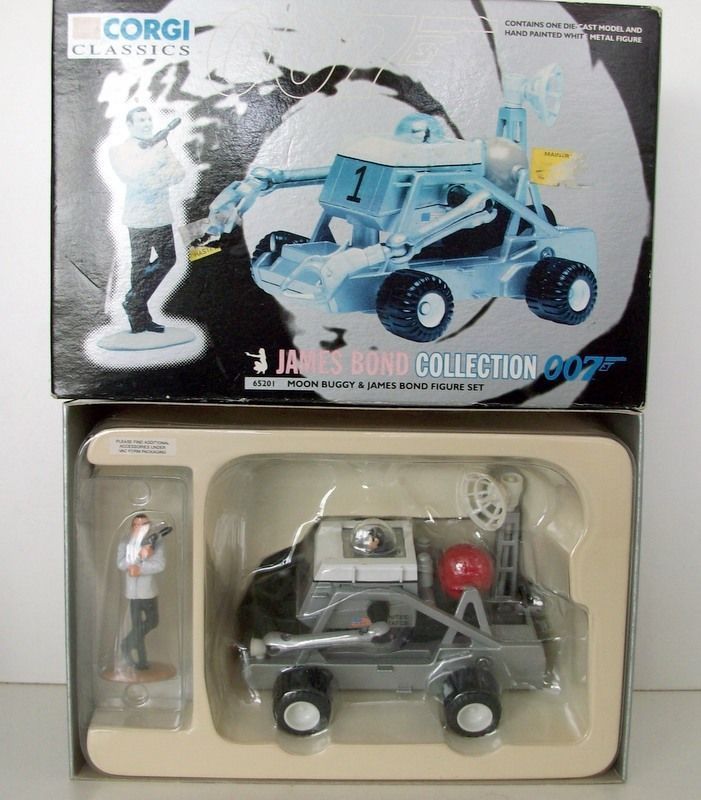 CORGI - 65201 MOON BUGGY AND JAMES BOND FIGURE SET