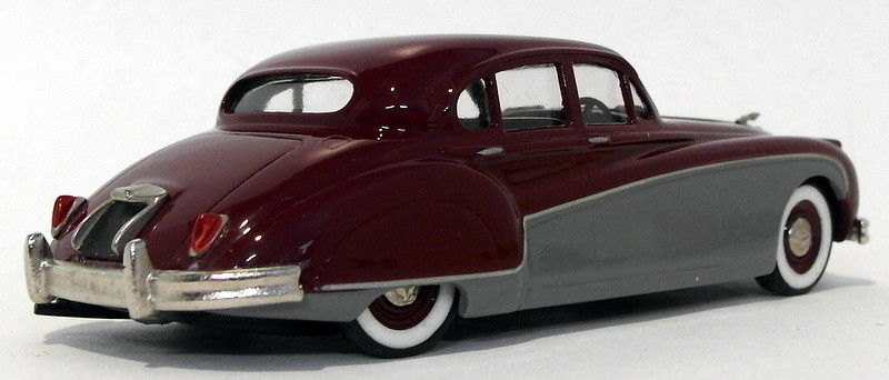 Milestone Miniatures 1/43 Scale GC6MG - 1958-61 Jaguar Mk.IX - Maroon Grey