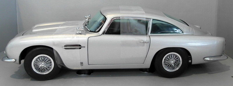 Chrono 1963 Aston Martin DB5 1:18Diecast