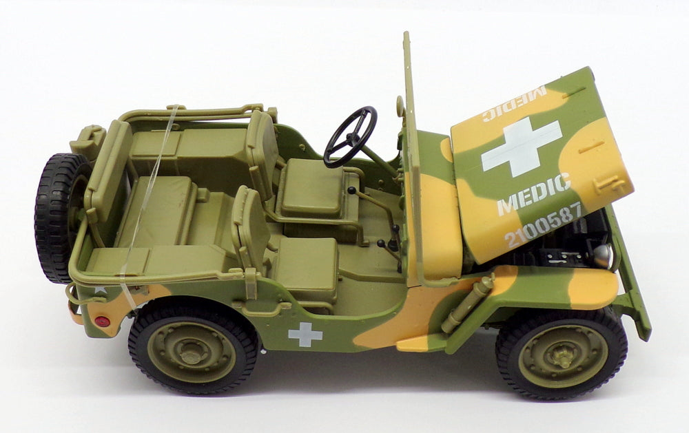 Auto World 1/18 Scale AWML005/12A - WWII Willys MB Jeep - US Army Medic