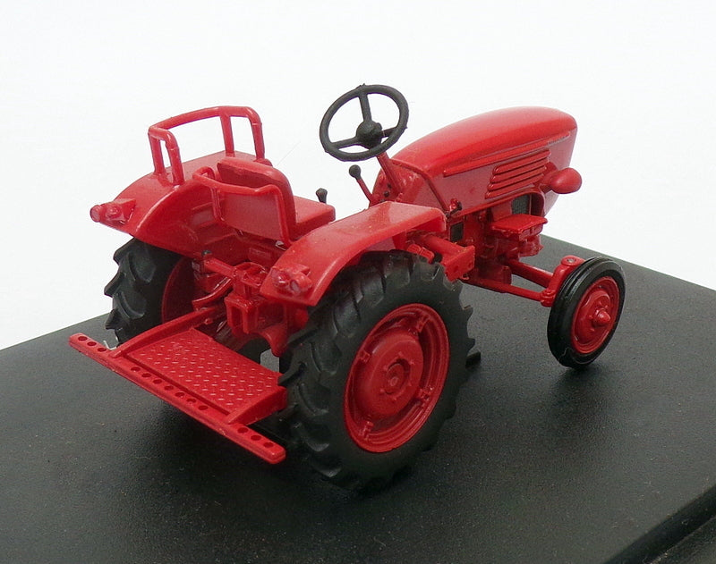 Hachette 1/43 Scale Model Tractor HT047 - 1967 Guldner G15 - Red