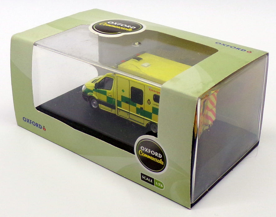 Oxford Diecast 1/76 Scale 76MA002 - Mercedes Benz Ambulance - London