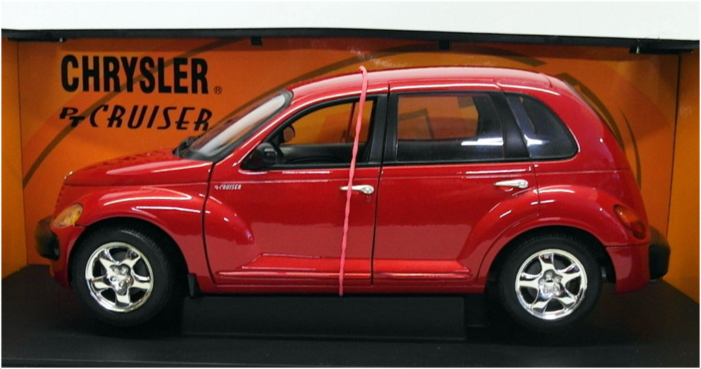 Gate 1/18 Scale Diecast 01092 - 2001 Chrysler PT Cruiser - Red