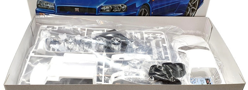 Tamiya 1/24 Scale Model Kit 24210 - Nissan Skyline GT-R