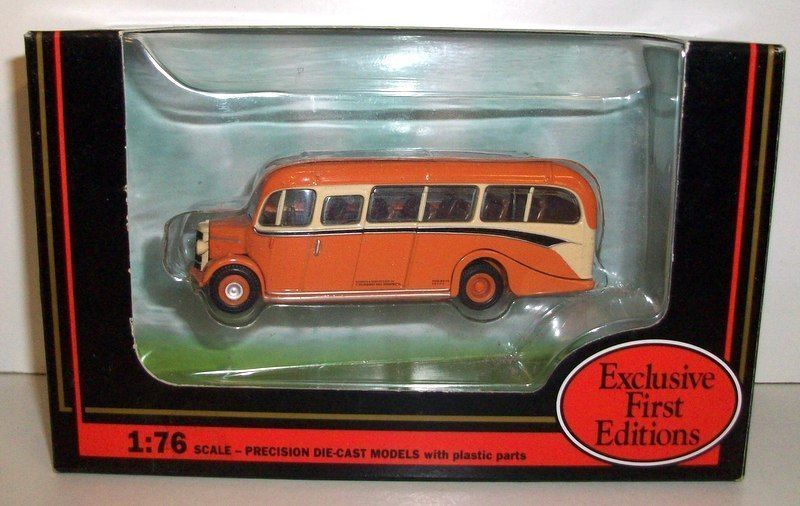 EFE 1/76 Scale - 20126 Bedford OB coach Shamrock & Rambler