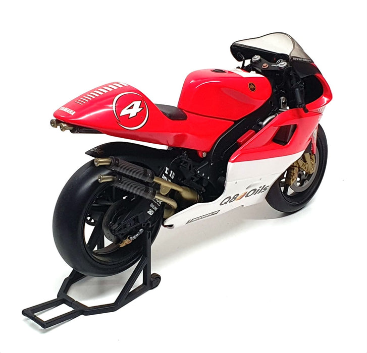 Minichamps 1/12 Scale 122 006304 - Yamaha YZR 500 Max Biaggi 2001