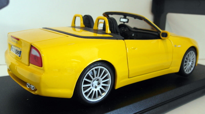 Maisto 1/18 Scale Diecast - 31667 Maserati Spyder V8 Yellow