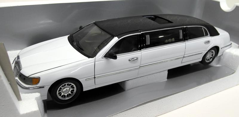Sunstar 1/18 Scale diecast - 1260 Lincoln Limousine 2000 White Model Car