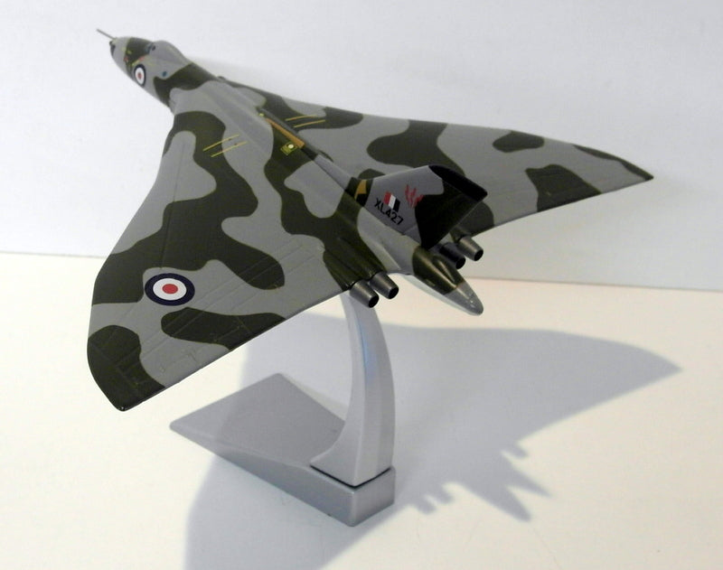 Corgi 1/144 Scale AA31207 Avro Vulcan XL427 617Sqn Scampton Lincs 1969