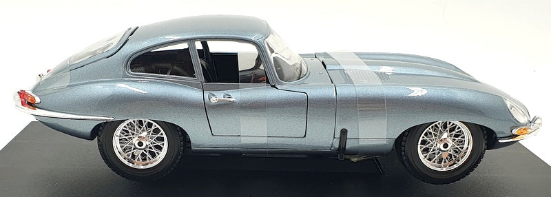 Maisto 1/18 Scale Diecast 46629 - Jaguar E-Type Coupe - Metallic Blue