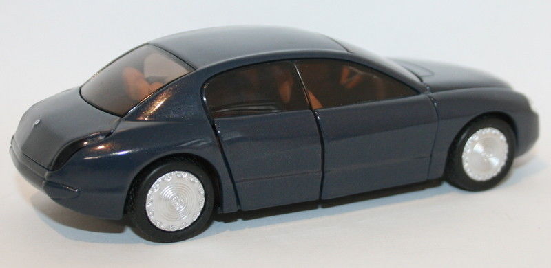 Solido 1/43 Scale Diecast 4658 - Lancia Dialogos 1998