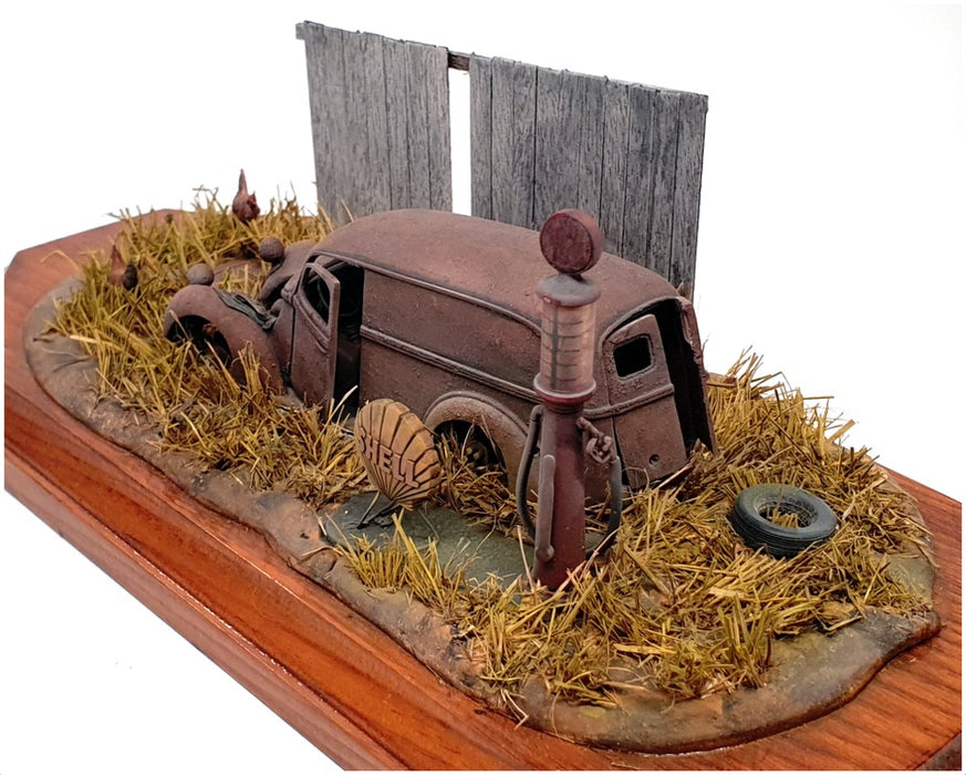 Matchbox 1:43 1930 Model A Ford Delivery Van: Castlemaine XXXX Lager