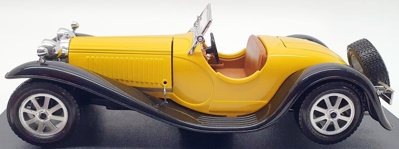 Burago 1/24 Scale Model Car 0538 - 1932 Bugatti Type 55 - Yellow/Black