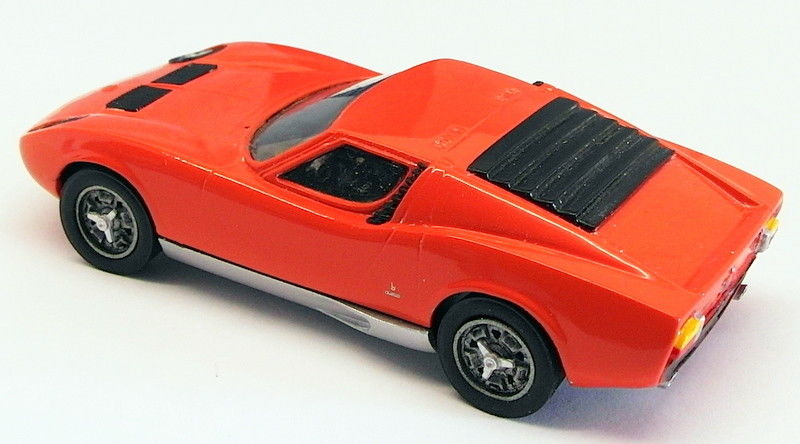 Illustra Models 1/43 Scale Built Kit IC1 - Lamborghini Miura - Red