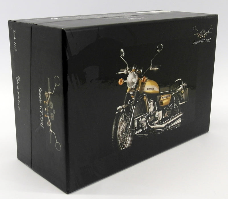 Minichamps 1/12 Scale Diecast 122 162100 Suzuki GT 750J Water Cooled 1972 Gold