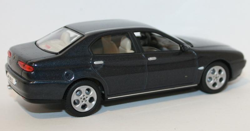 Solido 1/43 Scale Diecast Model 4651 - 1998 Alfa Romeo 166