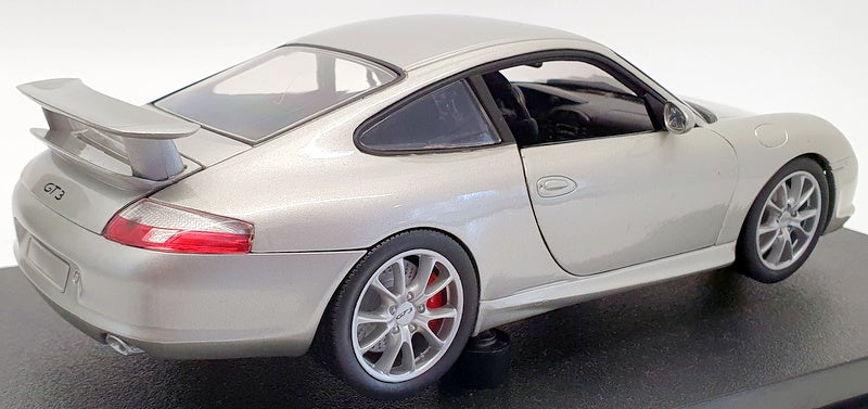 Hot Wheels 1/18 Scale Model Car C2590 - Porsche GT3 - Silver