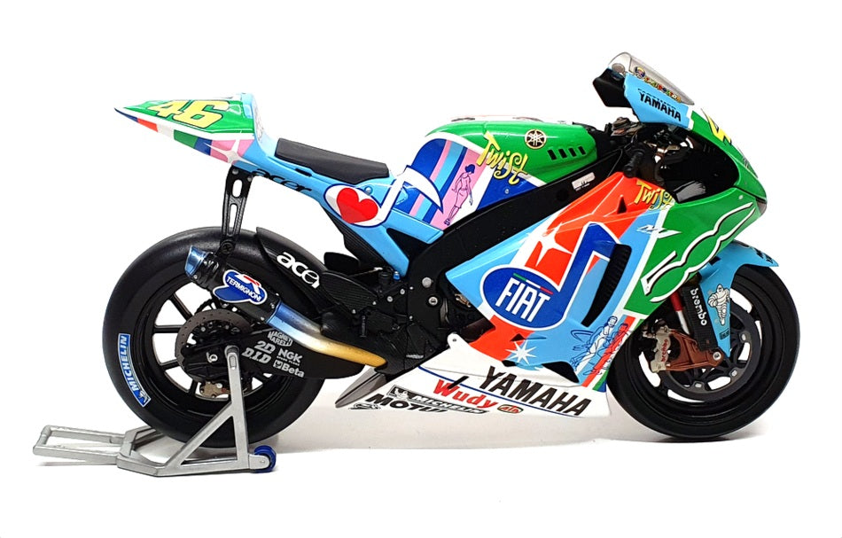 Minichamps 1/12 Scale 122 073096 - Yamaha YZR-M1 MotoGP 2007 V. Rossi