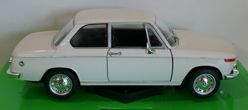 Welly Nex 1/24 Scale 24053W - BMW 2002ti - Cream