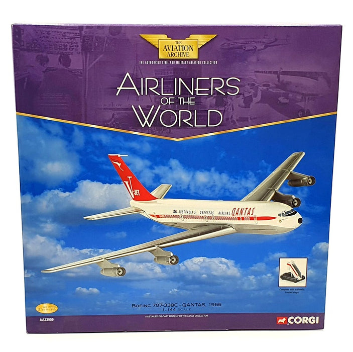 Corgi 1/144 Scale Diecast AA32909 - Boeing 707-338C Qantas 1966 Airliner