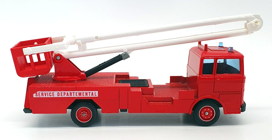 Solido Toner Gam II 15cm Long Diecast 3108 - Mercedes Benz Fire Engine