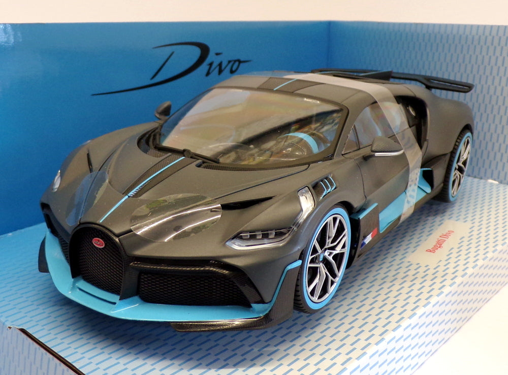 Burago 1/18 Scale Model Car 18-11045 - Bugatti Divo - Grey/Blue