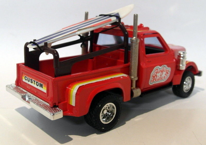 Shinsei 1/30 Scale Diecast - 608 American Pick-up truck red