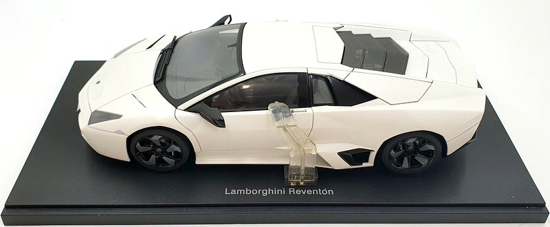 Autoart 1/18 Scale Diecast 74594 - Lamborghini Reventon - Matt White