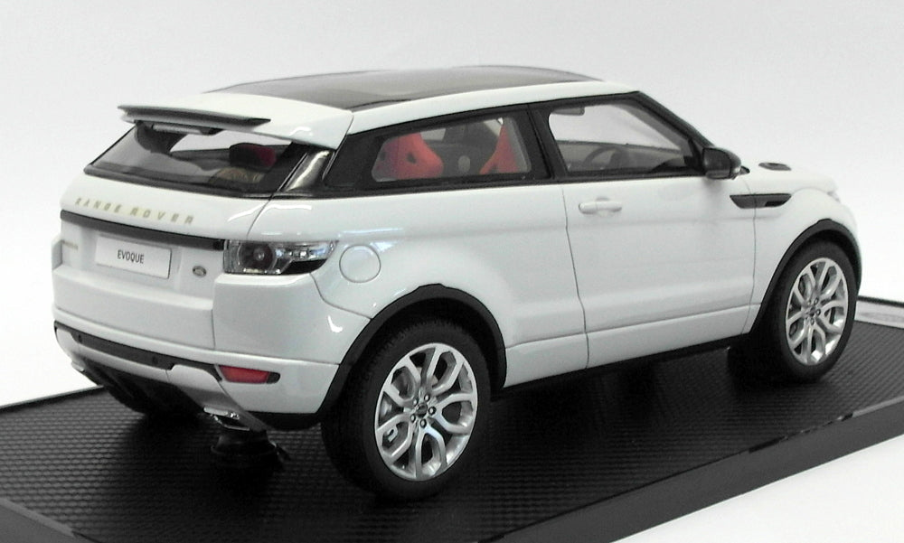 Century Dragon 1/18 Scale CDLR-1002 - 2011 Range Rover Evoque - White