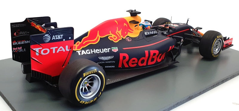 Spark 1/18 Scale 18S251 - Red Bull RB12 #3 D.Ricciardo Malaysian GP 2016
