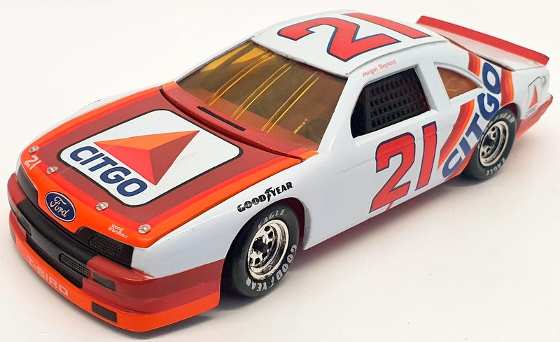 Revell 1/24 Scale 8695 - Stock Car Ford #21 Morgan Shephard Nascar - White