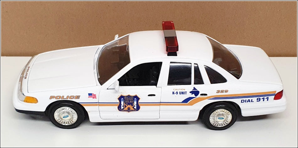 Motormax 1/24 Scale 76102B - Ford Crown Victoria Police - Cape May