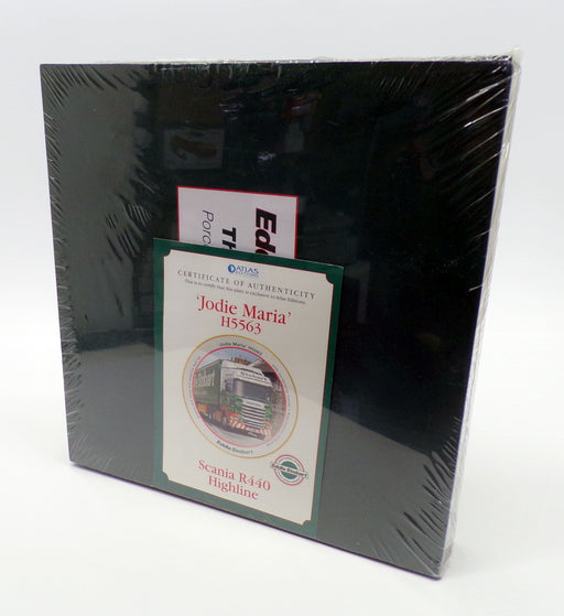 Atlas Editions 4 643 101 - Porcelain Decorative Plate Stobart Scania Jodie Maria