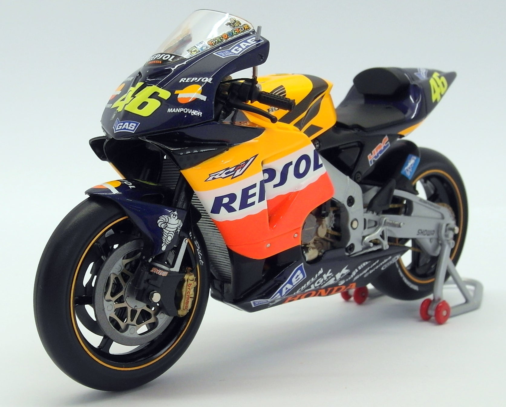 Minichamps 1/12 Scale Diecast - 122 027146 Honda RC211V MOTO GP 2002 Rossi