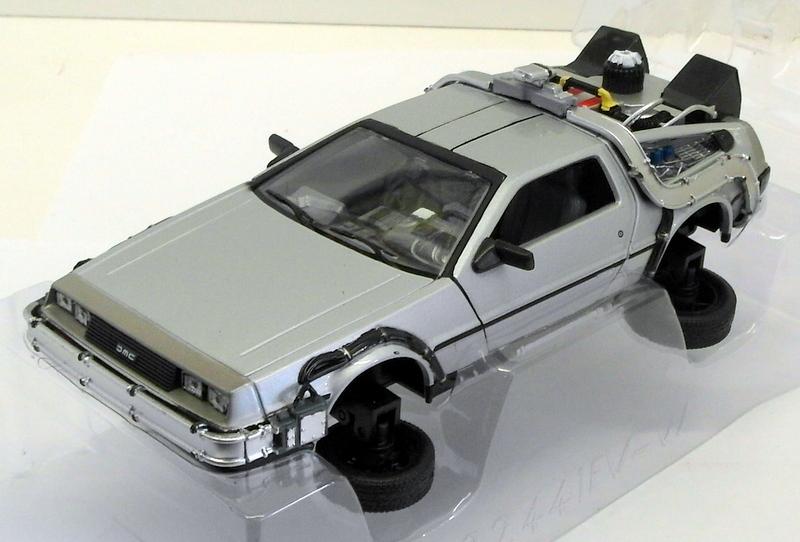 Welly 1/24 Scale 22441FV-GW Delorean Time Machine Fly Mode Back To The Future II