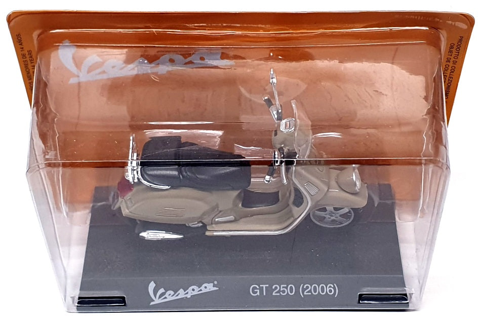 Altaya 1/18 Scale Diecast #45 - 2006 Piaggio Vespa GT 250 - Beige