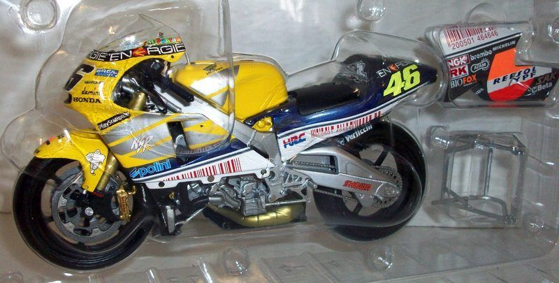 Minichamps 1/12 Scale 122 016176 Honda NSR 500 Nastro GP Le Mans 2001 Rossi